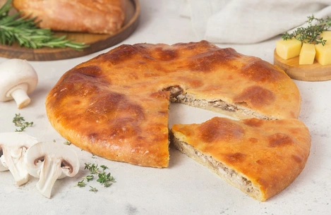 Осетинский пирог с курицей, грибами и сыром