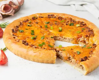 Пирог-пицца мясной с вялеными томатами