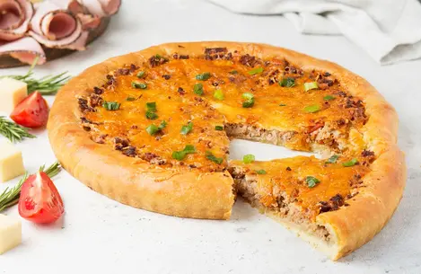 Пирог-пицца мясной с вялеными томатами