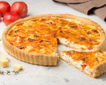 Пирог с брынзой и томатами 