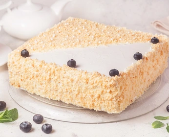 Торт Молочная девочка с черникой 2,3кг