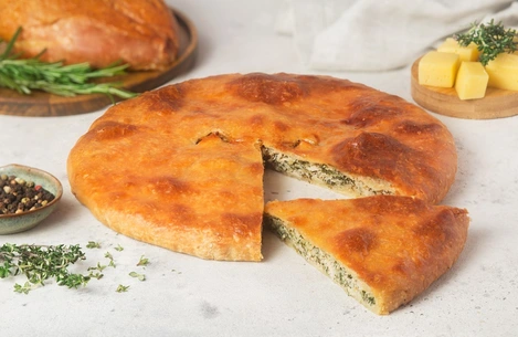 Осетинский пирог с курицей, укропом и сыром