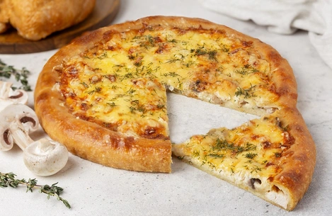 Пирог-пицца с копченной курицей и грибами