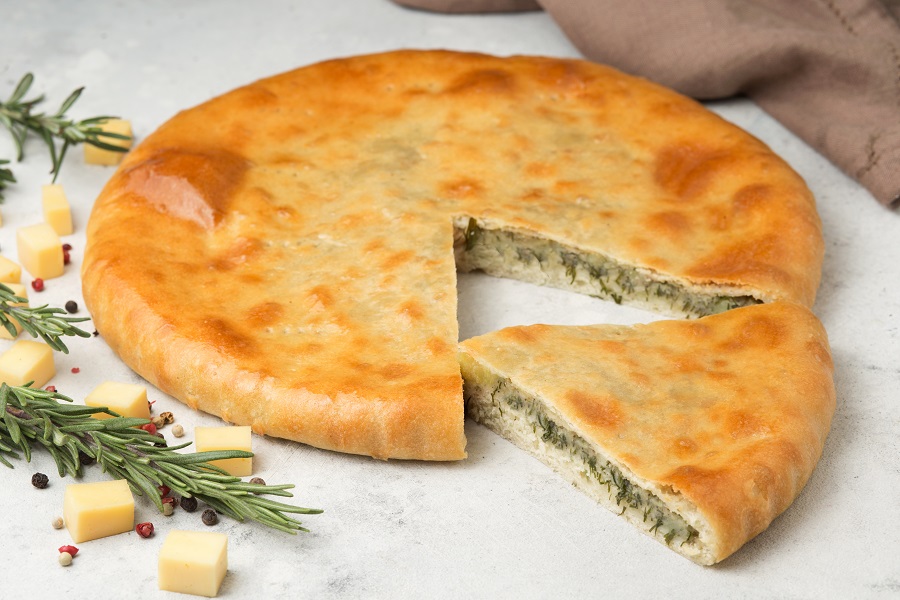 Осетинский пирог с картофелем и сыром